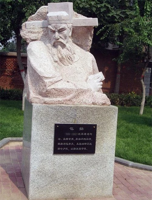 Tượng Bao Công. Ảnh: Wikipedia.