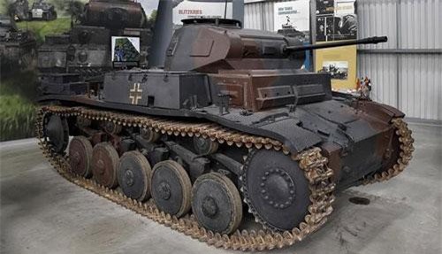  Xe tăng lần đầu tiên được sử dụng trong cuộc chiến nào?