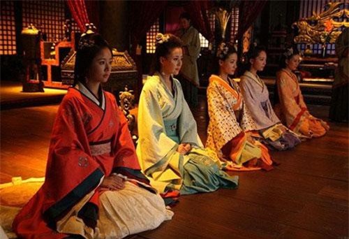 Bí mật lãnh cung giam cầm cung tần, mỹ nữ chốn Tử Cấm Thành