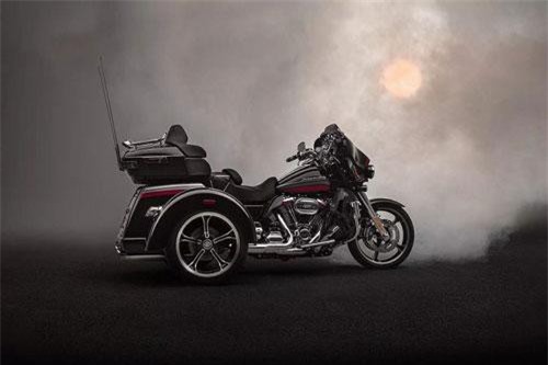 Ngắm Harley-Davidson Tri Glide CVO 3 bánh, giá hơn 1 tỷ đồng