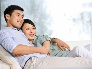 Vợ bị tai nạn, bác sĩ mừng rỡ nói một câu khiến tôi "chết đứng"