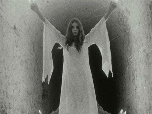 Lạnh gáy hồn ma Quý bà trắng khiến loạt người chết oan