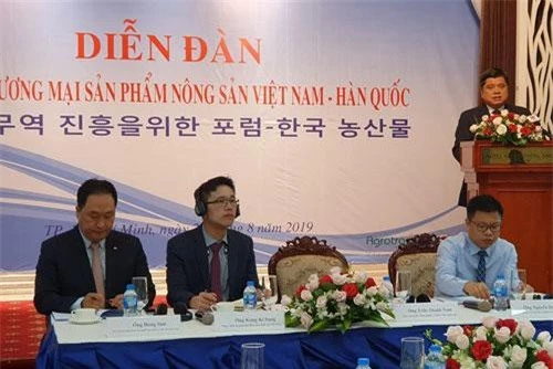 Thứ trưởng Bộ NN&PTNT Trần Thanh Nam phát biểu tại Diễn đàn xúc tiến thương mại sản phẩm nông sản Việt Nam-Hàn Quốc, ngày 29/8, tại TPHCM. Ảnh: VGP/Thu Lê
