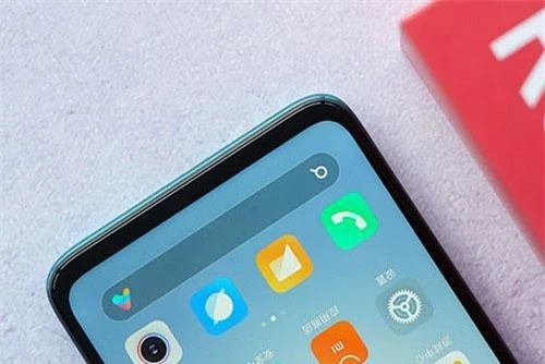 Viên pin của Redmi Note 8 Pro có dung lượng pin 4.500 mAh, tích hợp công nghệ sạc nhanh với nguồn ra 18W. Nhờ đó, máy chỉ mất 21 phút để sạc từ 0-30%, 0-50% trong 36 phút, từ 0-100% phút trong 1 giờ 53 phút.