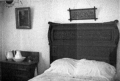 Bóng ma lẩn khuất "sinh hoạt" trong ngôi nhà ở Mỹ