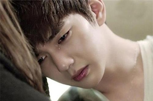 Tôi bất lực khi con trai đã 30 tuổi nhưng nhất quyết không lấy vợ, đòi thờ bạn gái đã mất ở trong phòng