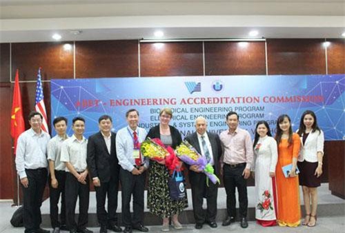 Hai trường ĐH Việt Nam có chương trình đạt chuẩn kiểm định của Mỹ