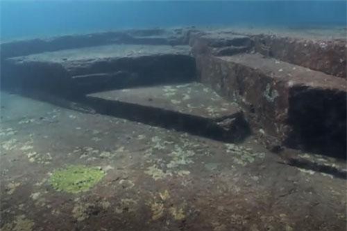 CLIP: Phát hiện dấu tích của người ngoài hành tinh dưới đáy tam giác Rồng