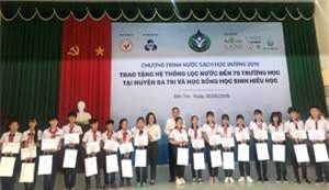 Chuyện “nước sạch học đường”  có nước mắt