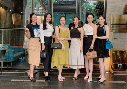 Bóc mẽ tuyệt chiêu khai gian chiều cao của sao Việt