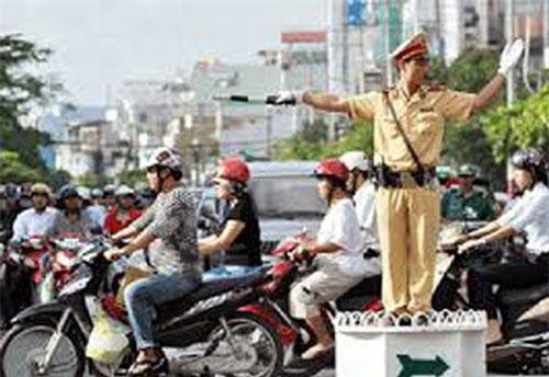 Công bố 12 đường dây nóng đảm bảo ATGT dịp 2/9