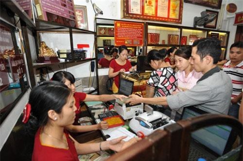 Giá vàng ngày 31/8: Đồng USD bay cao, giá vàng tiếp đà suy giảm