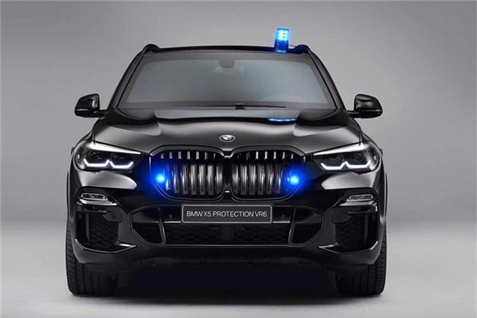 Mới đây, hãng xe sang xứ Baravia - BMW đã chính thức giới thiệu tới các khách hàng VIP của hãng trên toàn thế giới mẫu SUV Bọc thép hạng sang X5 Protection VR6. BMW X5 Protection VR6 ngoài sở hữu diện mạo bảnh bao, lịch lãm, một không gian nội thất sang trọng cùng đầy đủ tiện nghi thì còn là một "pháo đài di động" thực sự, giúp bảo vệ chủ nhân an toàn tuyệt đối trước các cuộc tập kích của quân địch.