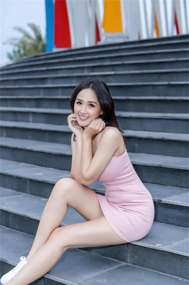 mai phuong thuy tiet lo mau vay &quot;gay sat thuong dan ong&quot; hinh anh 3