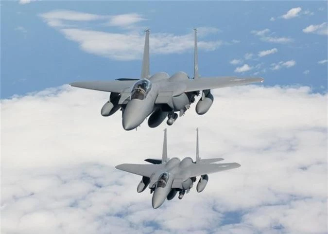 Trieu Tien dung mo hinh F-15K cua Han Quoc de… tap nem bom?-Hinh-4