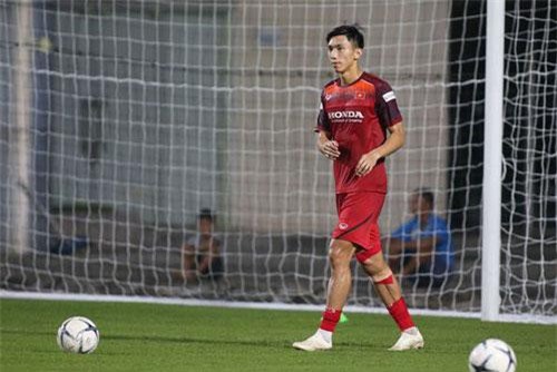 HLV Park Hang Seo bàng hoàng khi Văn Hậu đi Hà Lan