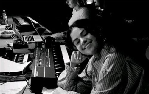 Justin Bieber vừa dính tin đồn bị vợ hủy hôn, Selena Gomez lập tức có động thái mới