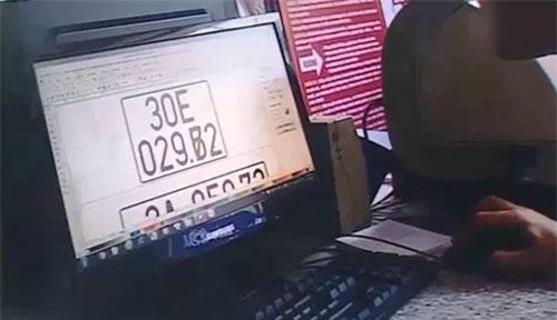 Bắt giữ cơ sở sản xuất biển số xe giả ở Phú Thọ