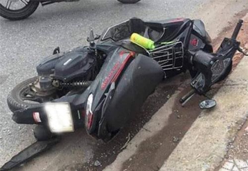 Xe máy tự gây tai nạn khiến 2 người chết, 1 người bị thương