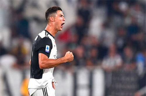 C.Ronaldo lập công, Juventus thắng nghẹt thở 4-3 trước Napoli