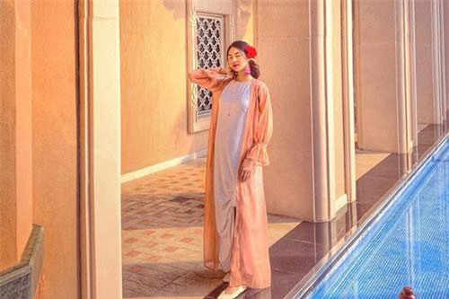 Lan Khuê “Bà bầu xinh nhất Vbiz” khoe ảnh thả dáng cực sang chảnh tại Dubai