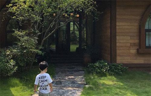 Trước tin đồn ly hôn Huỳnh Hiểu Minh, Angelababy tiếp tục khiến fan hoang mang khi lại có động thái này