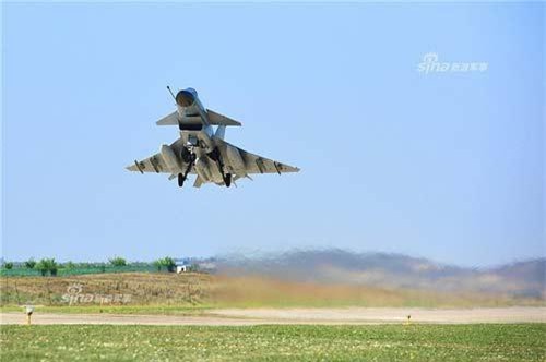 J-10C mới nhất của Trung Quốc không phải là đối thủ của F-16V Đài Loan?