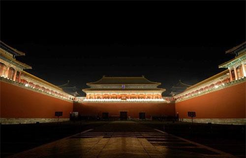 Tương truyền, giếng ở Tử Cấm Thành chứa rất nhiều châu báu nhưng không ai dám lấy, vì sao?