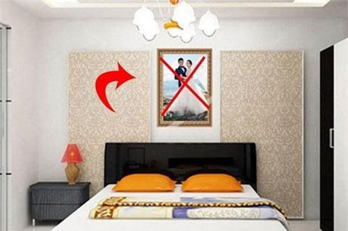 Phòng ngủ mắc phải lỗi phong thuỷ tai hại này bảo sao vợ chồng tan đàn xẻ nghé