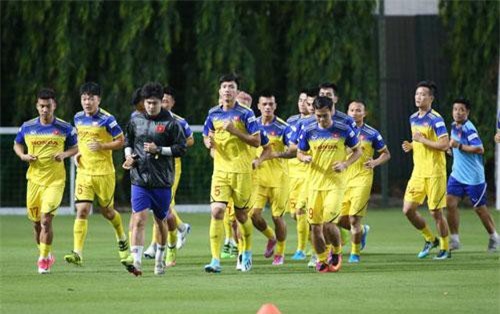 HLV Park Hang Seo công bố 24 tuyển thủ Việt Nam sang Thái Lan