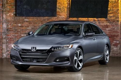 9. Honda Accord (doanh số: 17.657 chiếc).