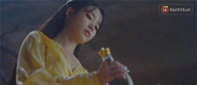 Hotel Del Luna tập 15: CEO IU bị nhân viên “dí” rượucầm tù thêm nghìn năm, dự đoán kết cục sẽ rất bi thảm? - Ảnh 21.