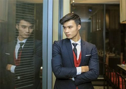 Huỳnh Tấn Phát là một trong số 30 thí sinh bước vào vòng chung kết cuộc thi Mister Việt Nam 2019.