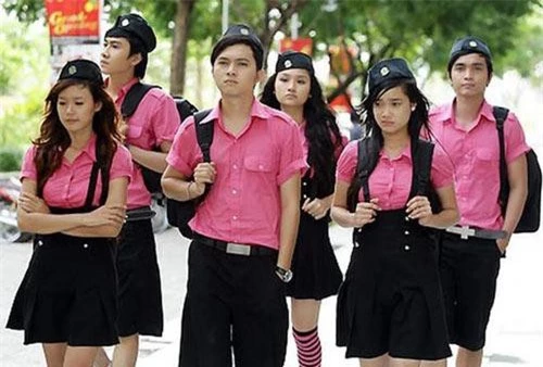 Những thiên thần áo trắng (2009) là bộ phim truyền hình dài 40 tập về đề tài học đường do Lê Hoàng làm đạo diễn. Với thể loại hài hước, tình cảm và tâm lý, phim có sự tham gia của dàn cast chính là Miu Lê, Nhã Phương, Mai Phương, Midu, Lan Phương, Đỗ Tùng Lâm và Nam Cường.