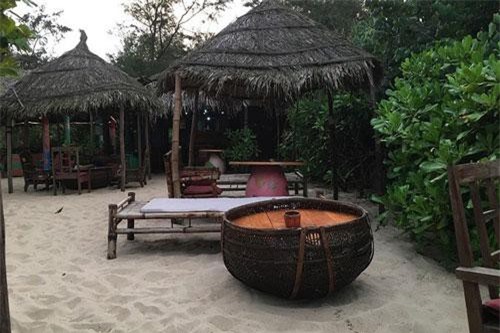 Bàng hoàng phát hiện người yêu cặp với quý bà lớn tuổi