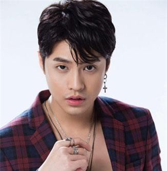 Noo Phước Thịnh yêu cầu bồi thường 500 triệu đồng