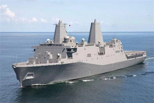 "Việc tàu chiến này đi qua eo biển Đài Loan thể hiện cam kết của Mỹ đối với khu vực Ấn Độ Dương - Thái Bình Dương tự do và rộng mở", Trung tá Reann Mommsen, phát ngôn viên Hạm đội 7 hải quân Mỹ cho biết.