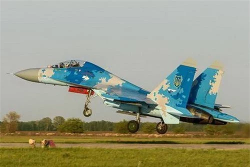 Tiêm kích Su-27UB của Không quân Ukraine. Ảnh: Military Today.