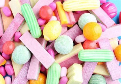 Kẹo cao su đã bị cấm từ năm 1992 tại Singapore - quốc đảo nổi tiếng về sự sạch sẽ. Ảnh: wp.