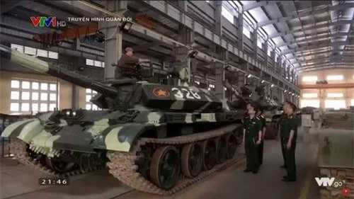 Xe tăng T-54/55 nâng cấp có sức mạnh hỏa lực lẫn khả năng phòng vệ vượt trội nguyên bản. Ảnh: Truyền hình quân đội nhân dân.