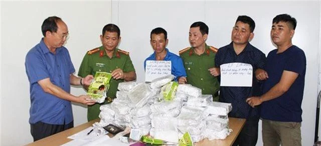 Điện Biên: Bắt vụ vận chuyển 50kg ma túy đá - 1