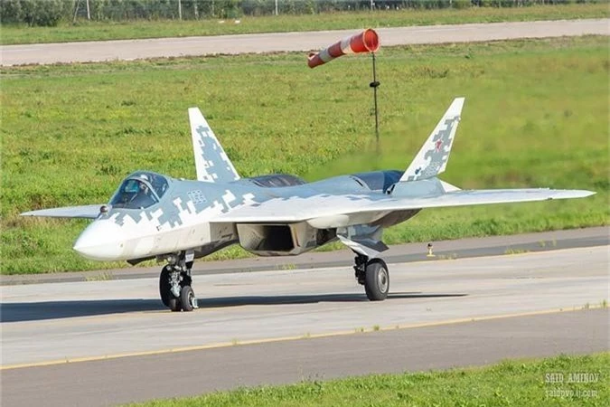 Su-57 Nga tap bay mao hiem ron nguoi truoc them MAKS-2019-Hinh-3