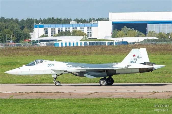 Su-57 Nga tap bay mao hiem ron nguoi truoc them MAKS-2019-Hinh-4
