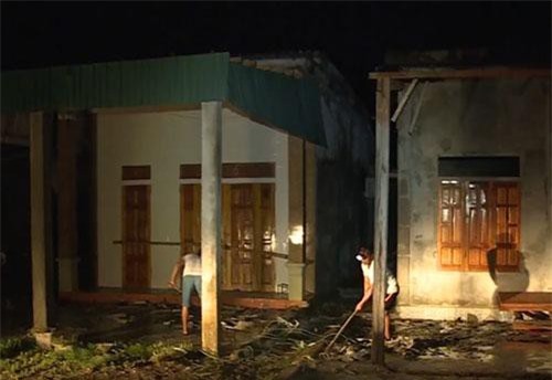 Bão số 4 làm 3 người thiệt mạng, hơn 1.300 ngôi nhà bị hư hỏng, tốc mái