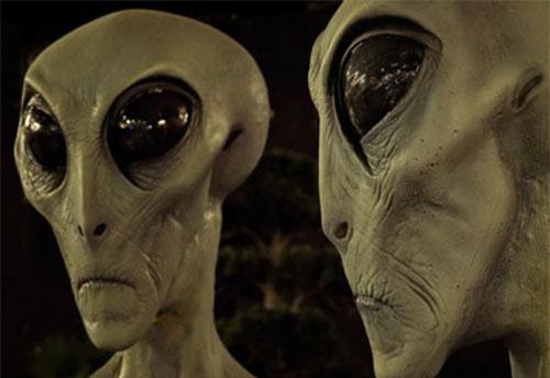 'Người vũ trụ' không có khả năng thông tin ra bên ngoài?