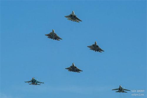 Su-57 Nga tập bay mạo hiểm rợn người trước thềm MAKS-2019