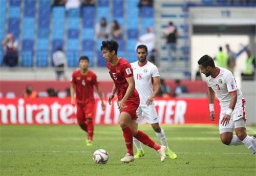 Văn Hậu và cầu thủ Việt Nam ra nước ngoài thi đấu: Từ hiện tượng đến xu thế