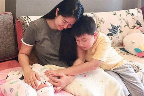 Lê Phương khoe ảnh 3 mẹ con quây quần bên nhau, "Nàng dâu order" Lan Phương phải xuýt xoa khen ngợi thế này