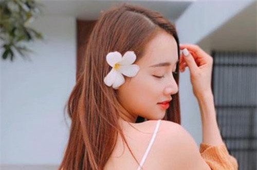 Nhã Phương chứng minh nhan sắc đỉnh cao chỉ với một khoảnh khắc đơn giản nhưng đẹp hút hồn