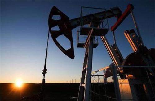 Giá xăng, dầu (3/9): Tiếp tục lao dốc